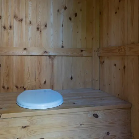 Simpelejaervi Fisherman's Cabin